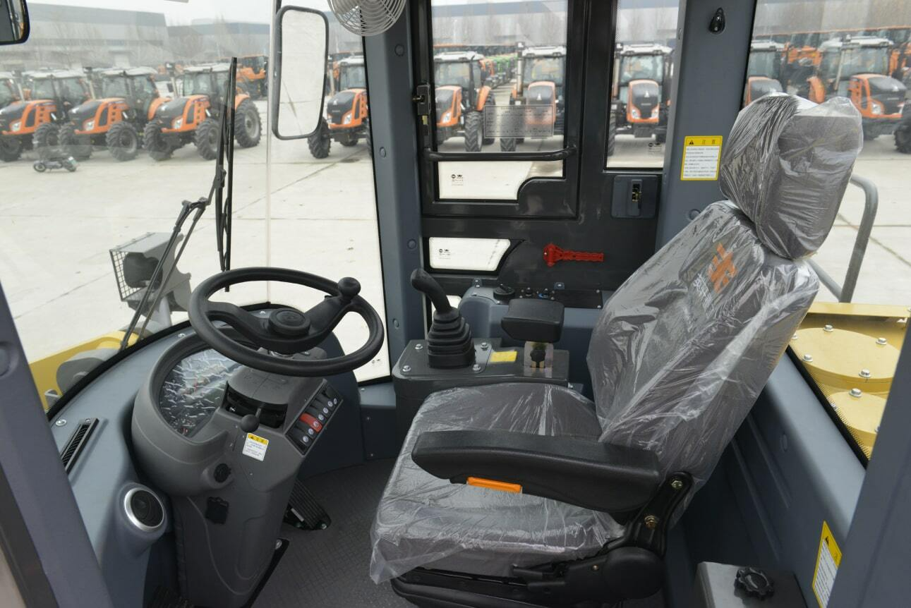 Фронтальный погрузчик Ensign YX667