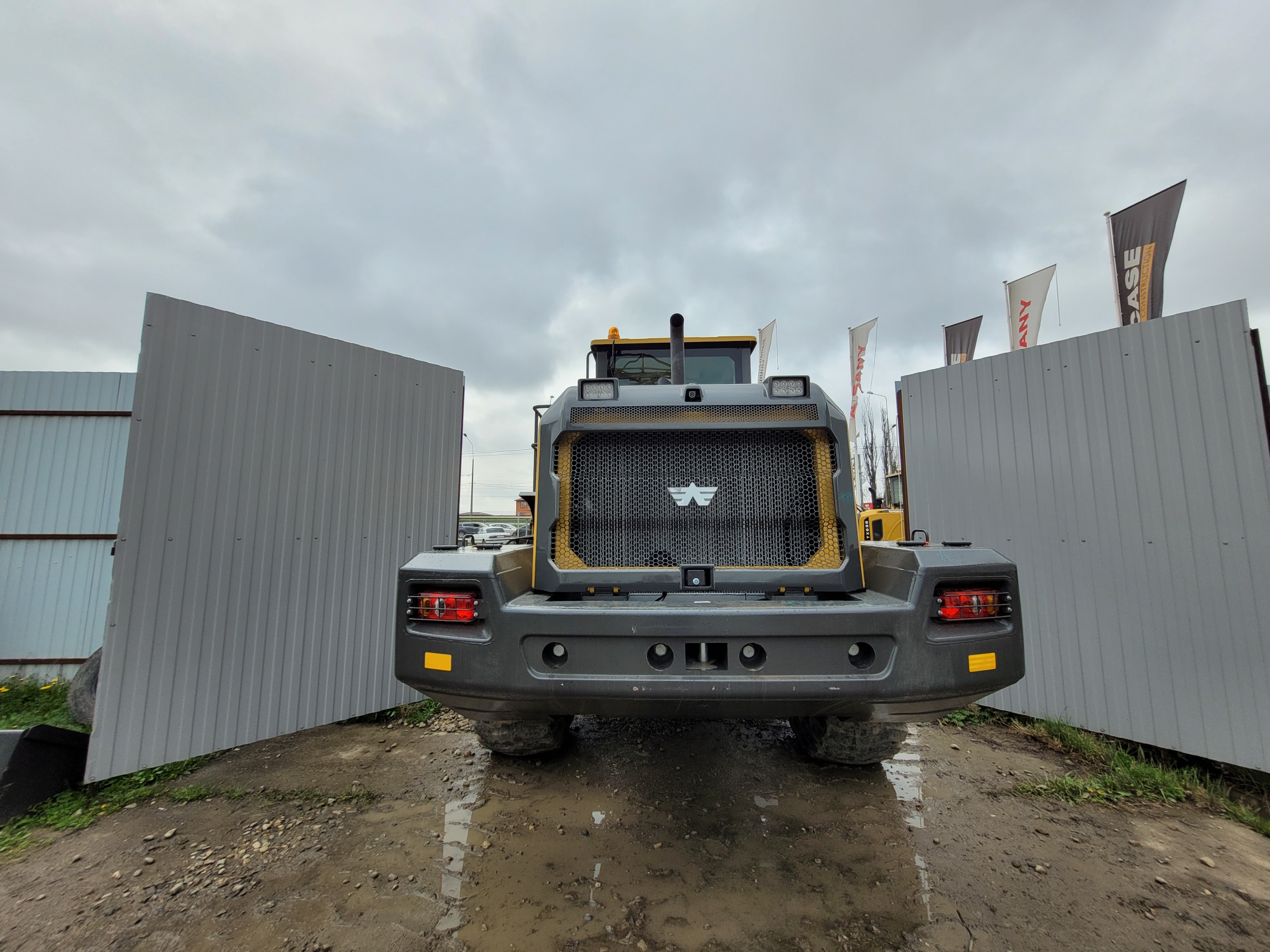 Фронтальный погрузчик Ensign YX656 Premium