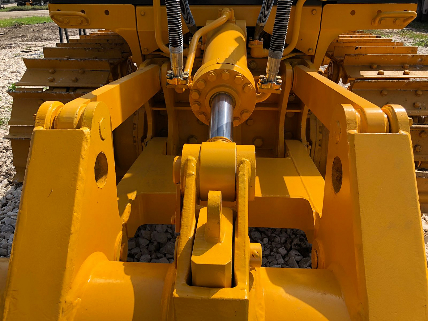 Бульдозер BEEZONE D16-5