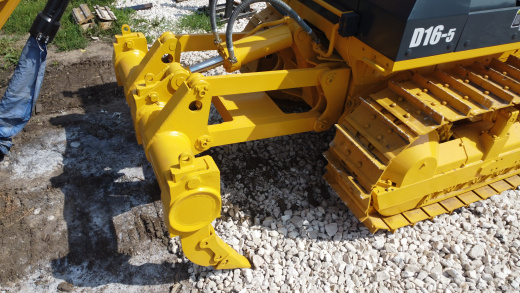 Бульдозер BEEZONE D16-5