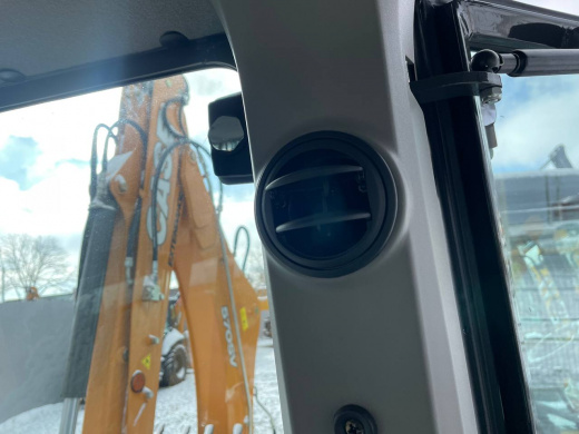 Экскаватор-погрузчик CASE 570 SV