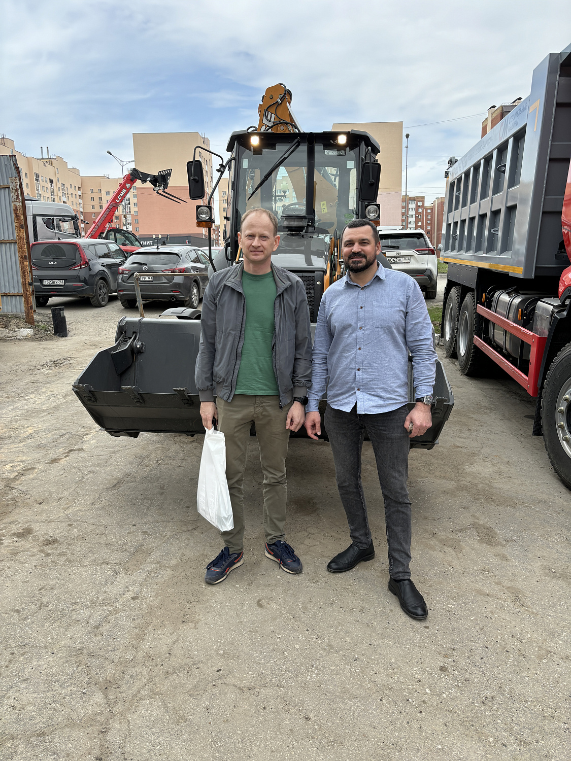 Экскаватор-погрузчик CASE 570 SV