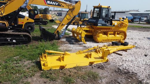Бульдозер BEEZONE D16-5