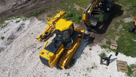 Бульдозер BEEZONE D16-5