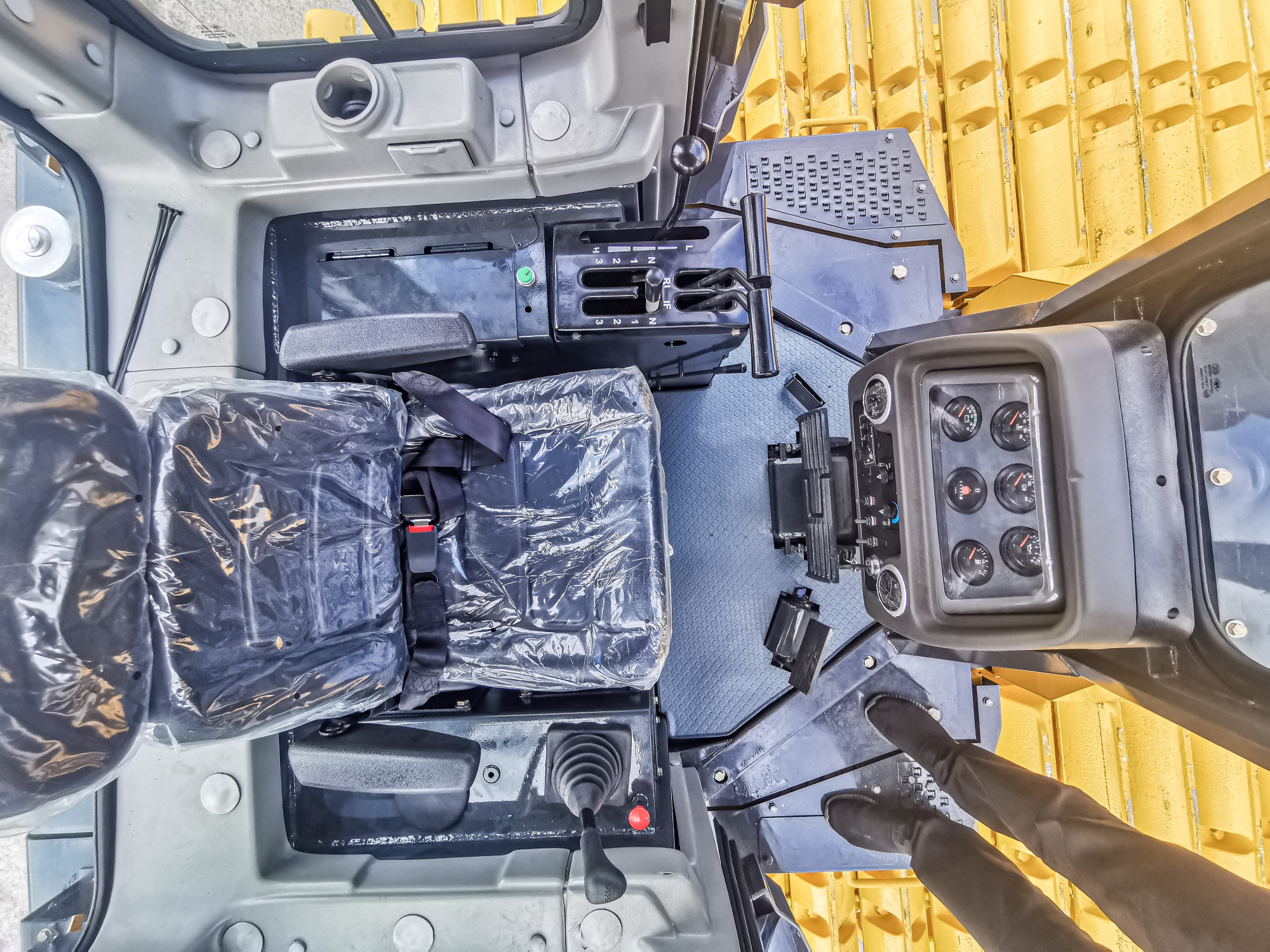 Бульдозер BEEZONE D16-5S (L)