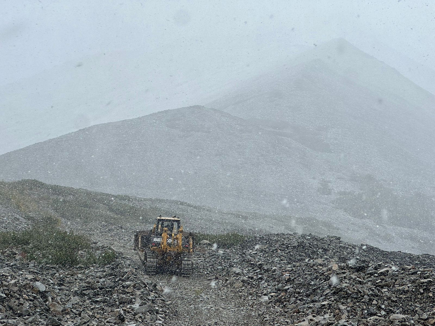 Бульдозер BEEZONE D32-5