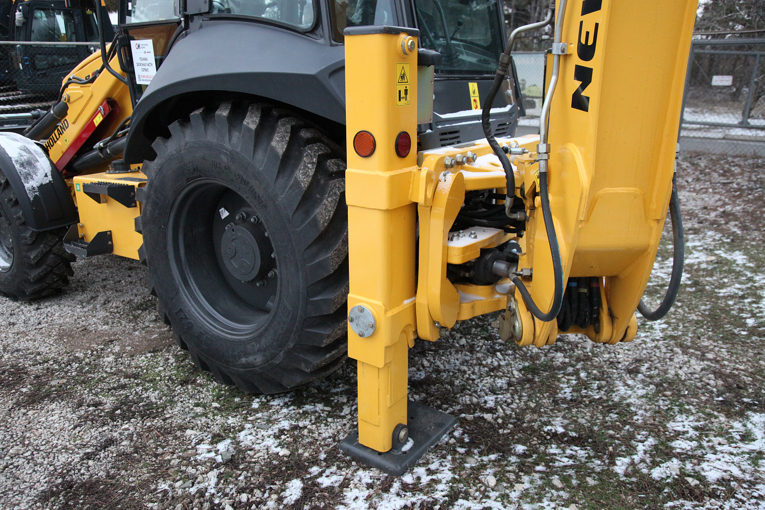 Экскаватор-погрузчик NEW HOLLAND B80C