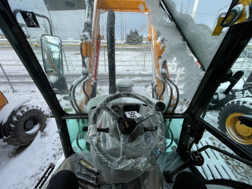 Экскаватор-погрузчик CASE 570 SV