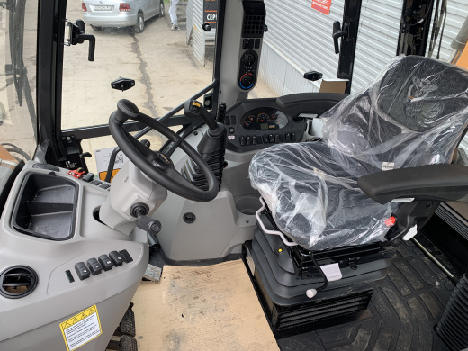 Экскаватор-погрузчик CASE 695 SV