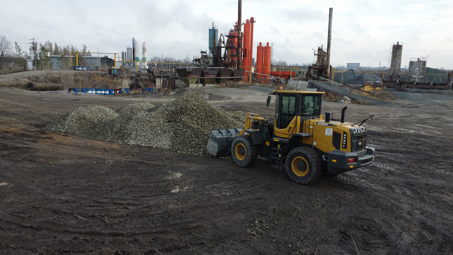 Фронтальный погрузчик Ensign YX636