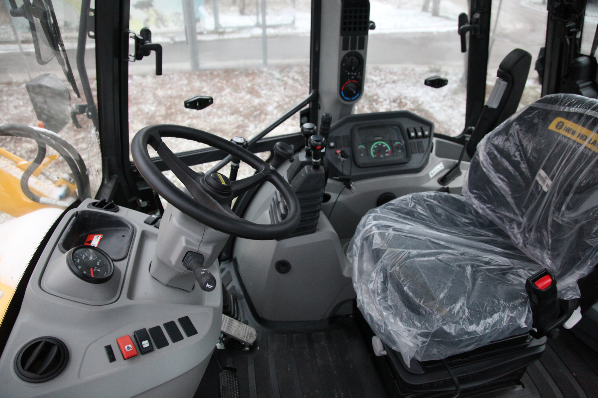 Экскаватор-погрузчик NEW HOLLAND B80C