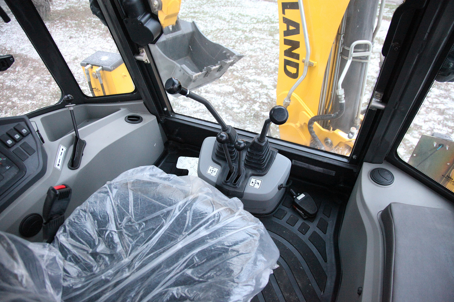 Экскаватор-погрузчик NEW HOLLAND B80C