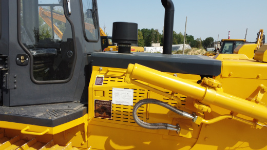 Бульдозер BEEZONE D16-5