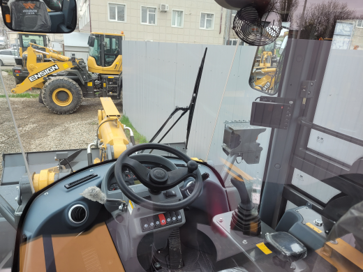 Фронтальный погрузчик Ensign YX656 Premium