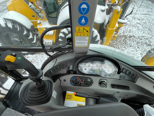 Экскаватор-погрузчик NEW HOLLAND B110B